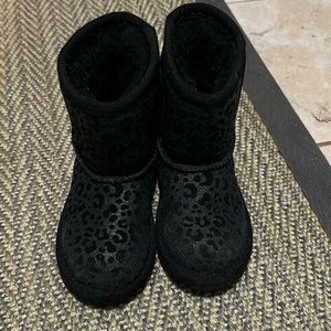 Ugg boots black leopard size 10 little girls very good condition